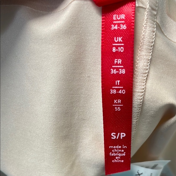 High-Waisted Nude Shapewear Shorts - Picture 4 of 4